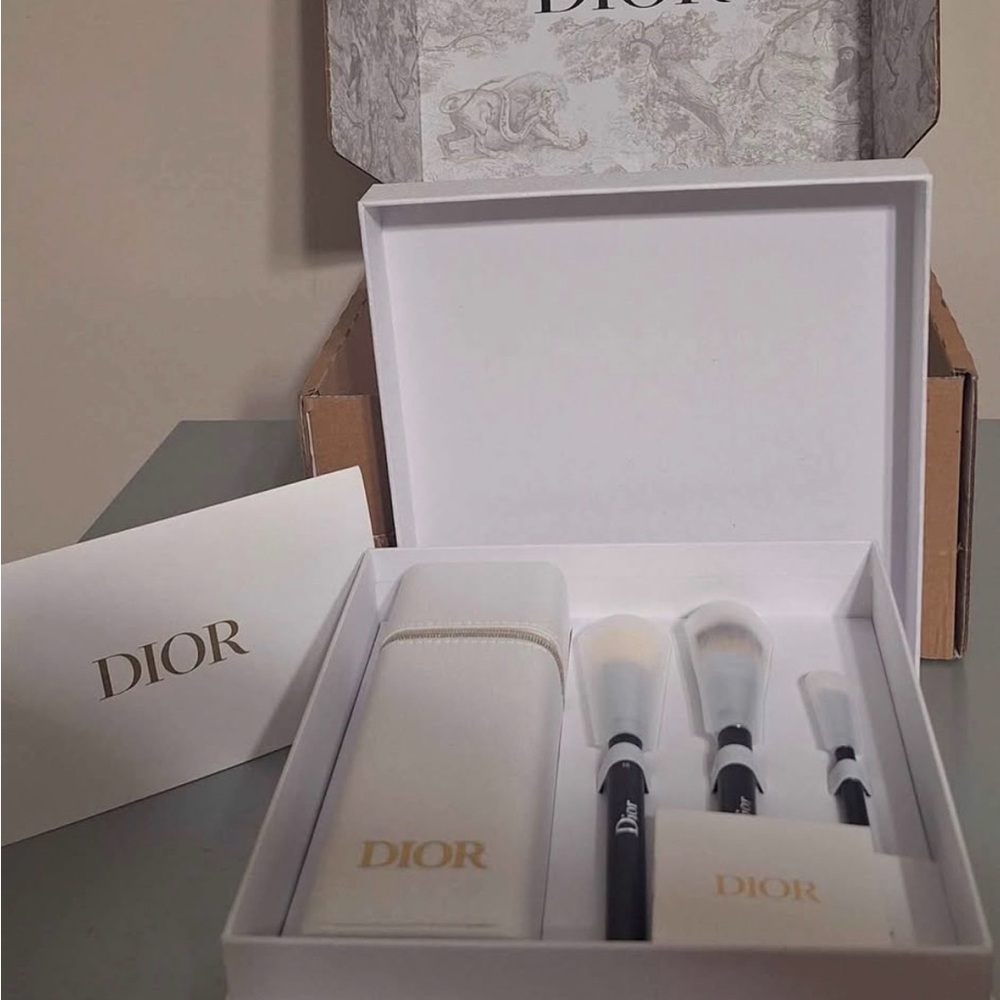Dior Luxury Brush Set in White and Black